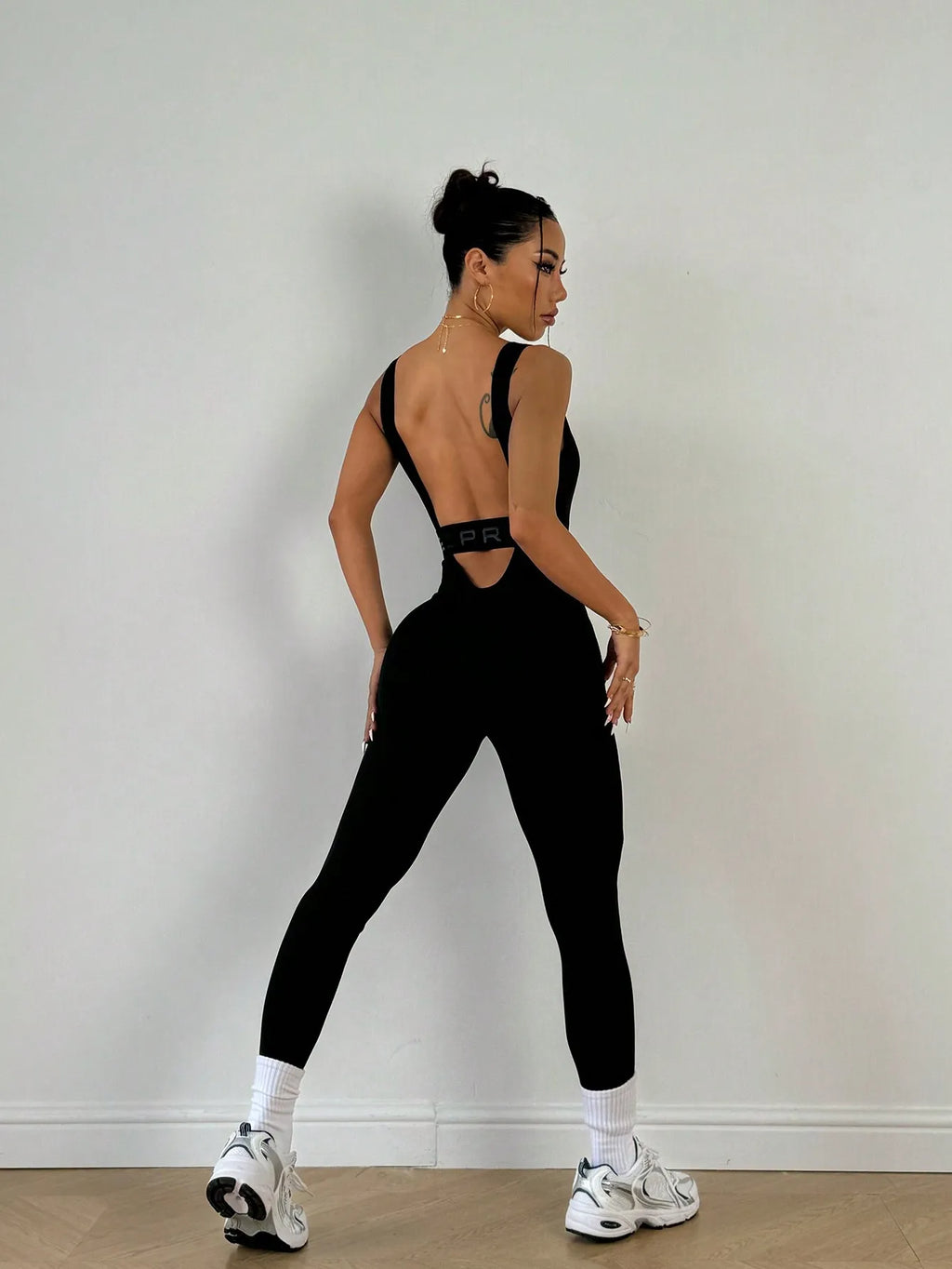 Yoga bodysuit, one-piece high-elastic fitness bodysuit, long pants, sleeveless, backless, seamless sportswear, running Pilates